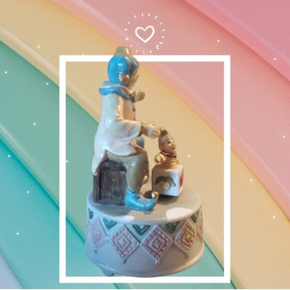 "It's A Small World" Porcelain Clown figurine Music Box - Picture 4 of 5